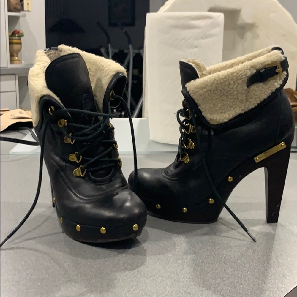 BCBG BOOTIES
